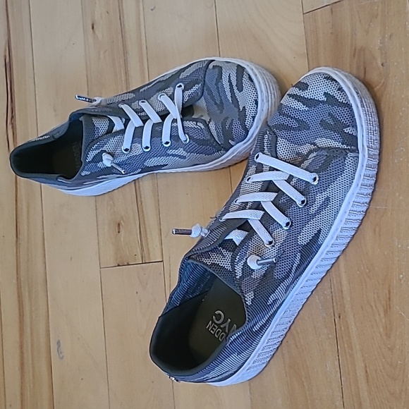 Madden NYC camo slip on platform sneakers size 9 - Picture 2 of 6